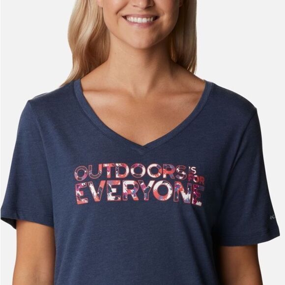 Columbia Bluebird Day Relaxed V-Neck T-Shirt - Picture 2 of 6